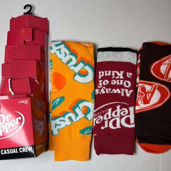 Dr. Pepper Beverages Men’s Crew Socks, 3-Pack, Sizes 8-12 - Picture 1 of 6